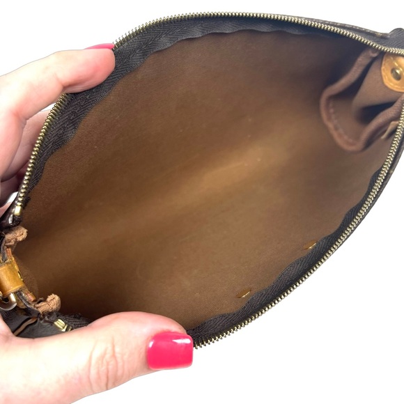 SOLD! Louis Vuitton Eva Monogram Crossbody/Shoulder Bag - Picture 11 of 16